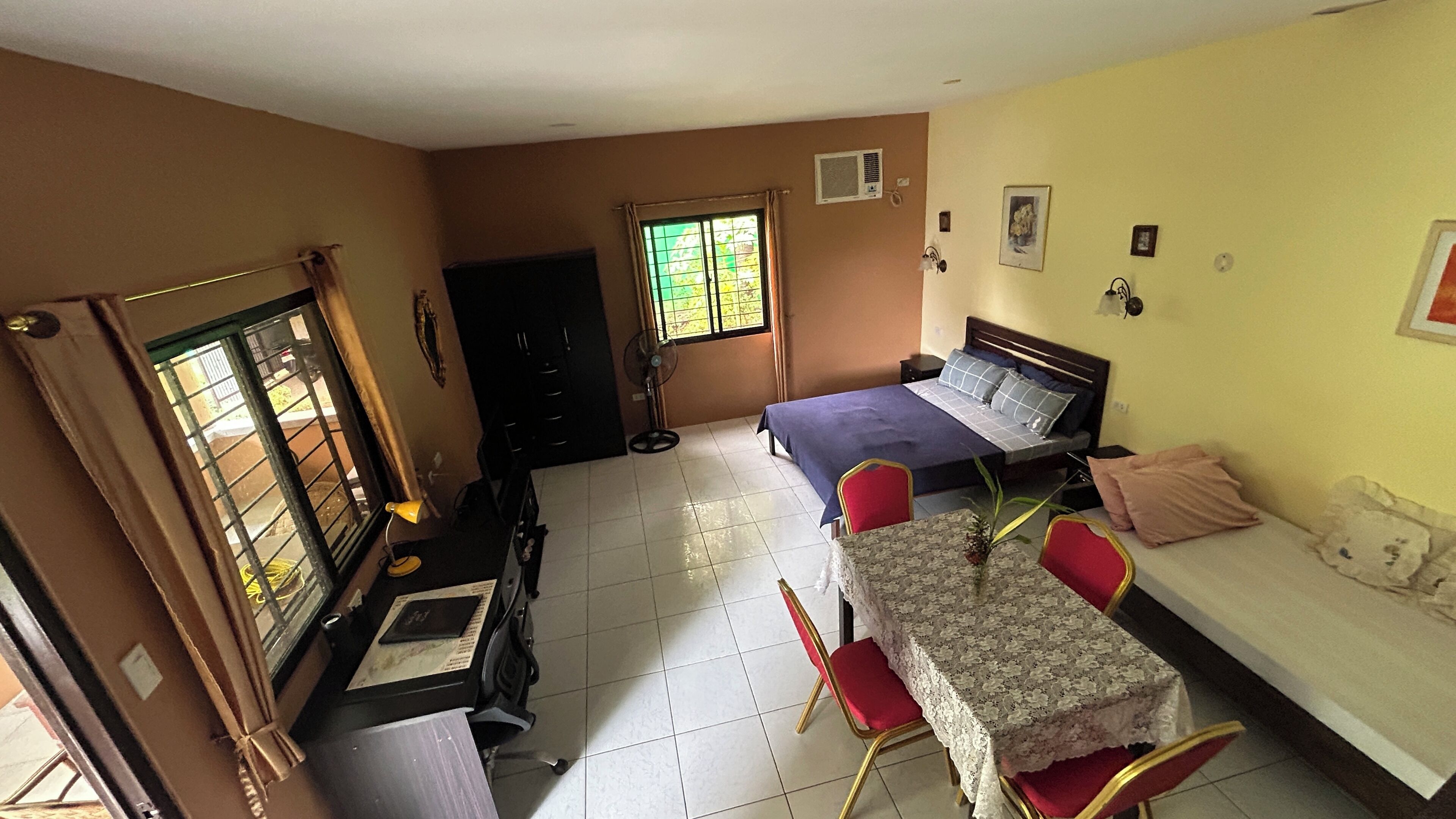 1 bedroom, in-room safe, iron/ironing board, free WiFi