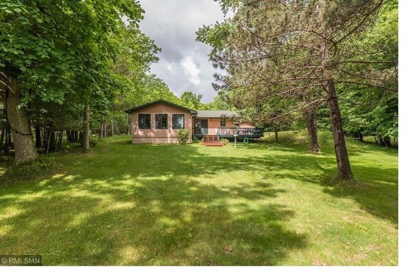 Exterior - Perfect Summer rental in prime location on Washburn Lake (Outing)