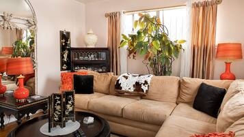 TV, Netflix, streaming services