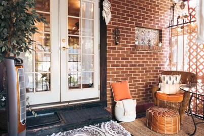 Relax in our Cozy & Warm Redbrick Family Home only 5 min to Downtown SLC! 