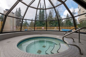 Piscine extérieure, piscine chauffée