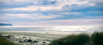 Beach Front-Bay View.- Pool Access- Spacious-Relaxing-Pets. Great Spot!!