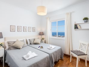 3 habitaciones, tabla de planchar con plancha, internet y ropa de cama 