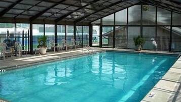 Sisäuima-allas, ulkouima-allas