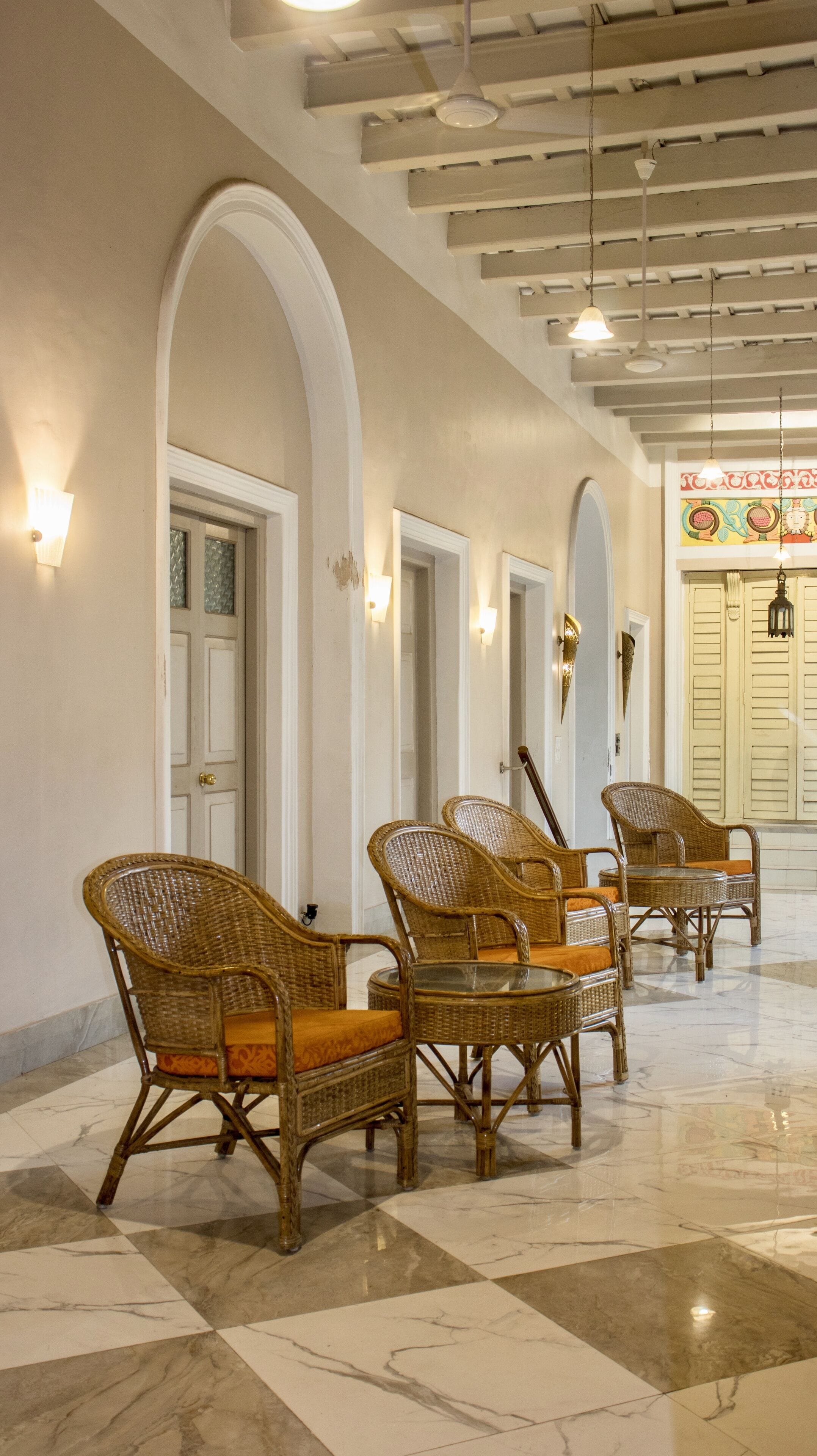 シニア スイート | ノートパソコン用作業スペース、遮光カーテン、WiFi (無料)