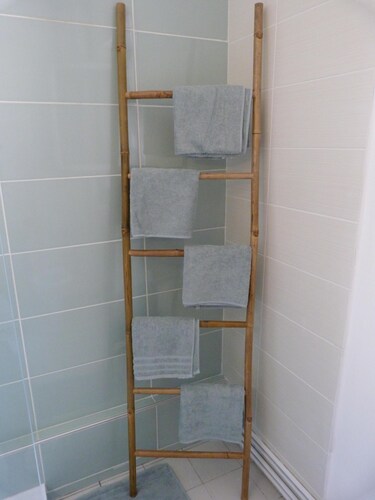 Appartement cosy à 10 minutes de Chambord. Proche CNPE et entrepôts Mer.  