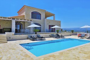 Outdoor pool, a heated pool - Villa Dionysos, luxury villa with a fantastic view of a large plot of land (Rethymnon)