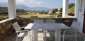 تناول الطعام بالخارج