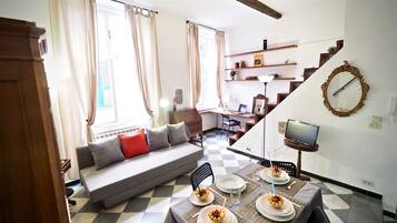 Apartment, 1 Schlafzimmer | Wohnbereich | Fernseher