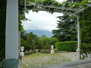 Property grounds - F2 in residence classified from 1 to 4 people (Aix-Les-Bains)