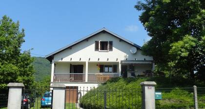 Spacious house with large fenced garden