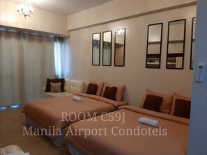 Silitysrauta/-lauta, Wi-Fi, vuodevaatteet