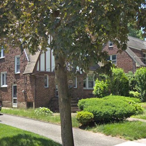 BEST PRICE///3 BEDROOM/GREAT NEIGHBORHOOD IN TEANECK/10MIN TO NYC