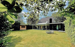 Terrace/patio - Family home Populierenlaan 5 (Nieuw-Haamstede)