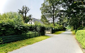Property grounds - Family home Populierenlaan 5 (Nieuw-Haamstede)