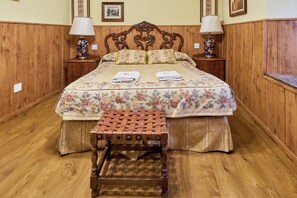 8 habitaciones, escritorio, tabla de planchar con plancha y wifi gratis 