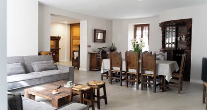 Accommodation for groups and village with special charm, 20 minutes from LEÓN.