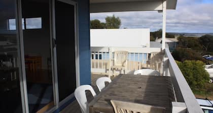 Blue Breeze Marion Bay