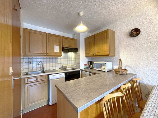 Fridge, microwave, coffee/tea maker, freezer