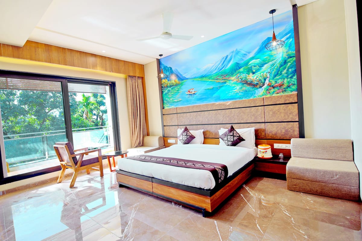 Kamar Superior | 1 kamar tidur, brankas, meja kerja, dan ruang kerja ramah laptop