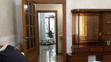 3 habitaciones, tabla de planchar con plancha y wifi gratis