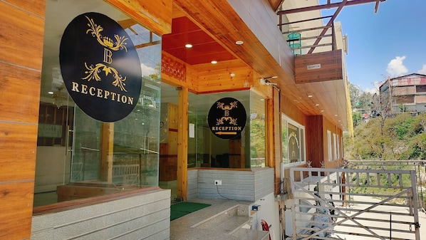 Property entrance - Hotel Binwa View (Baijnath)