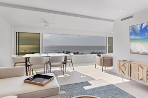 Unclassified image, 5 of 31, button