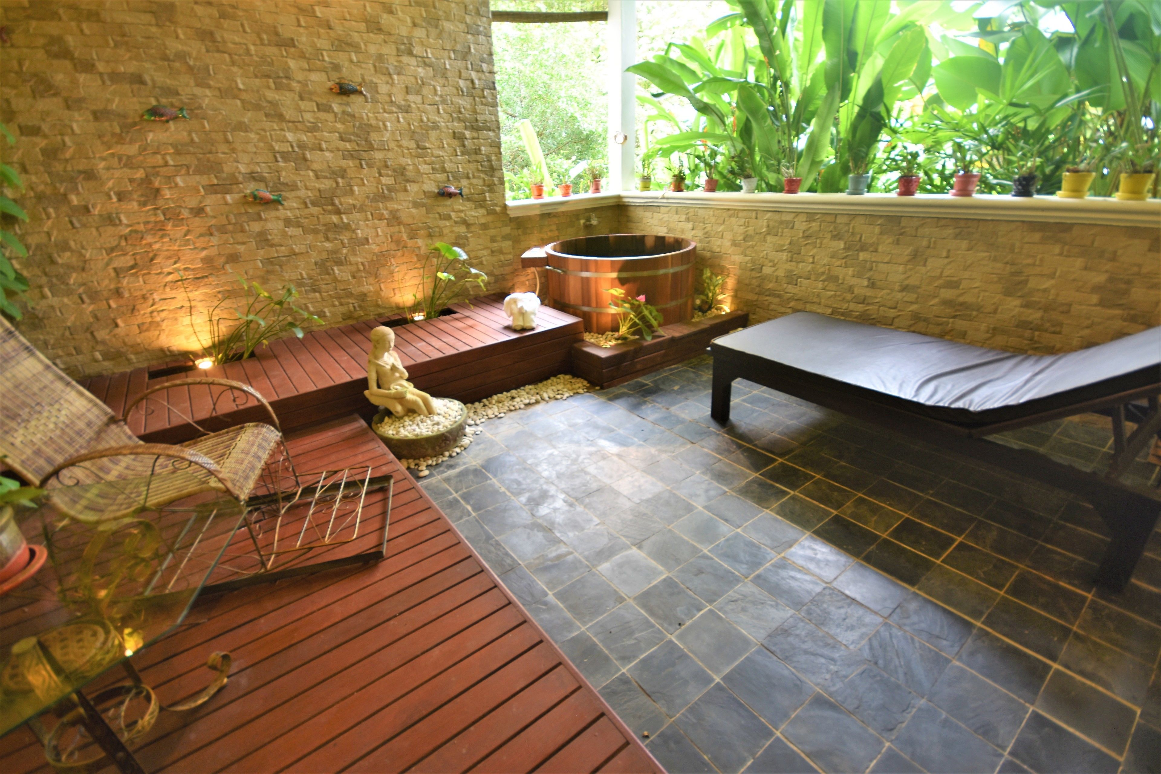 Indoor spa tub