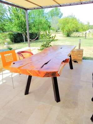 Outdoor dining