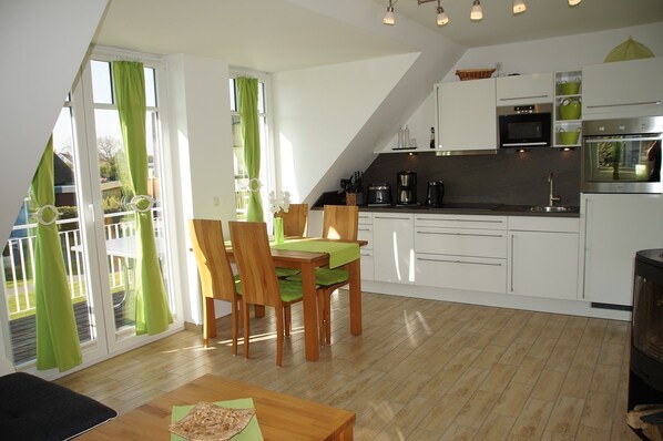 Fridge, microwave, oven, dishwasher