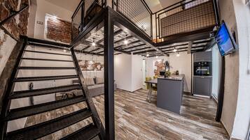 Sofia Penthouse Life Apartment | Opholdsområde | Plasma-tv