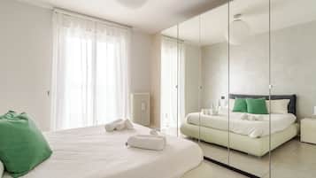2 bedrooms, iron/ironing board, travel cot, WiFi