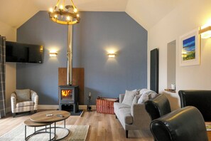 Smart-TV, peis og bøker