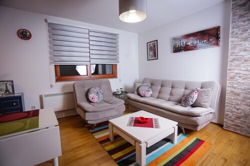 Apartment for rent in Pale