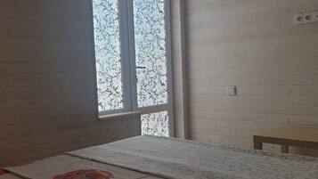 Chambre Double Confort | Lits pliants/supplémentaires, draps fournis