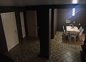 Habitación Confort doble | Cocina compartida | Frigorífico grande, microondas y placa de cocina