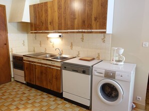 Kühlschrank, Mikrowelle, Ofen, Geschirrspüler