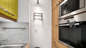 Coffee/tea maker, fridge, microwave, oven - 2-room apartment, 6 pers., south-facing balcony, pets allowed (Les Menuires)