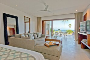 Luxury Villa, 5 Bedrooms | Living room