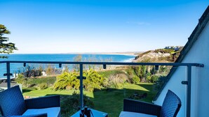 Property grounds - Sea view apartment with balcony and gardens. Private path to the beach. (St Ives)