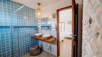 Dusche, Handtücher, Seife, Toilettenpapier