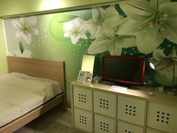 1 bedroom, iron/ironing board, free WiFi, bed sheets - only 2 stops to SHIBUYA, free pocket wifi provided (世田谷区)