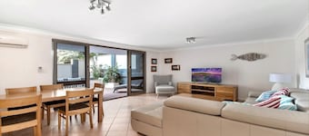 TERRIGAL TRANQUILITY Pool in complex, in the heart of Terrigal