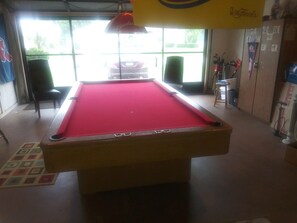 Games room - Spacious Corner House  NO POOL HOWEVER BEAUTIFUL  PROFESSIONAL POOL TABLE (Cape Coral)