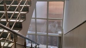 Staircase - HOTEL GRAND AEROCITY BY TRIO (New Delhi)