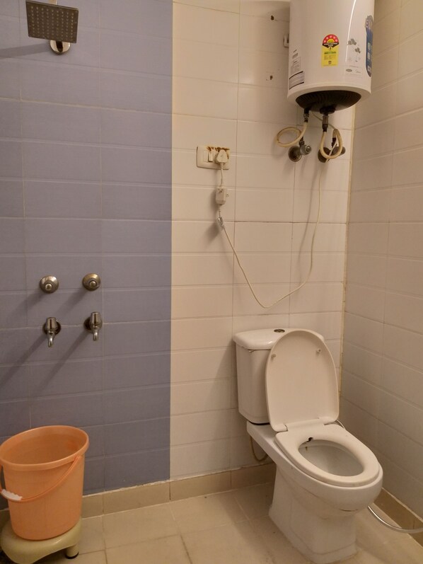 Bathroom - HOTEL GRAND AEROCITY BY TRIO (New Delhi)
