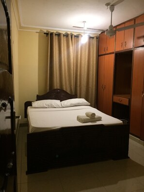 1 bedroom, iron/ironing board, WiFi, bed sheets