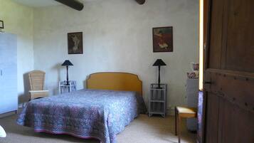 2 bedrooms, iron/ironing board, travel cot, bed sheets