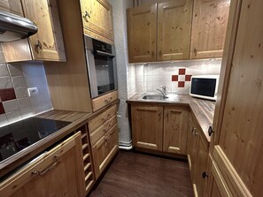 Frigorifero, lavastoviglie, macchina per tè/caffè, tostapane