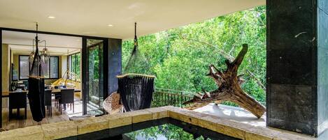 Sisäuima-allas, ulkouima-allas